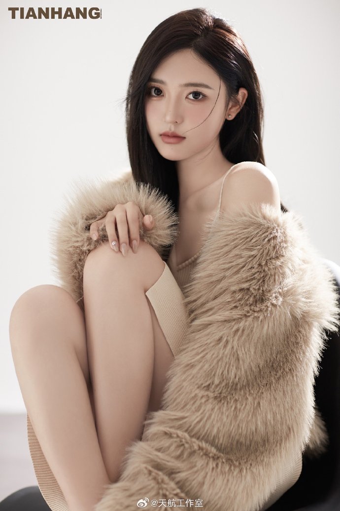 药屋少女的呢喃 封面
